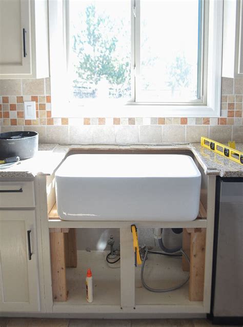 How To Install A Farmhouse Kitchen Sink In 5 Steps Kitchen Cabinet Kings