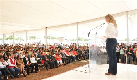 Aus all diesen schicksalsschlägen hat isabel allende sehr anrührende bücher gemacht. Pide Ana Isabel Allende cese a la represión en Puebla ...