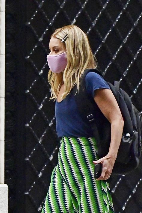 Kelly Ripa Out And About In New York 07192021 Hawtcelebs