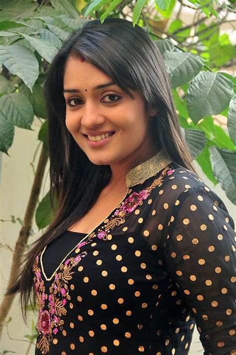 Nikita Thukral Biography Wiki Dob Height Weight Zodiac Sign Affairs And More