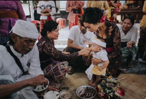 Tradisi Jawa Tengah Yang Masih Lestari Hingga Kini Dari Kelahiran