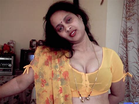 Hot Hot Aunty In Honeymoon U Will Never See Latest Tamil Actress