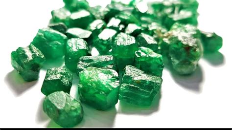 Emerald Stone Pakistan Sherin Zada Gemstone In Swat Valley Youtube