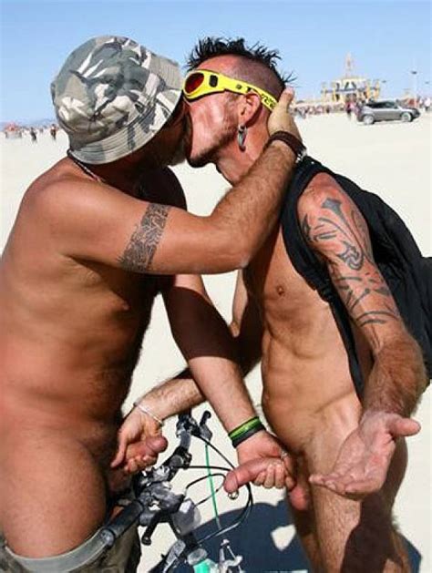 Movies And Pictures Provided By Gay Beach Page