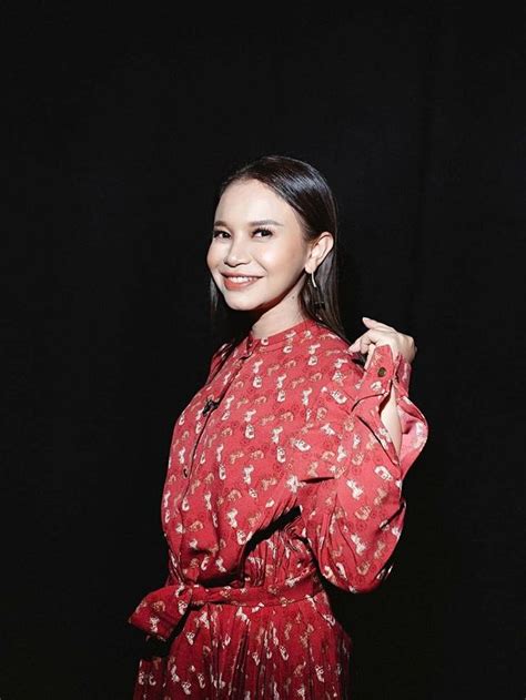 Siapa Rossa Artis Indonesia Yg Baru Berkahwin Legsploaty