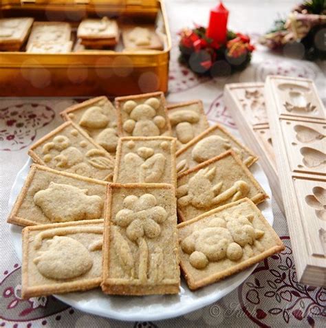 The queen of the holiday season is paw. Easy Croatian Cookies - Heneedsfood Com For Food Travel / Make long sausages out of dough, cut ...