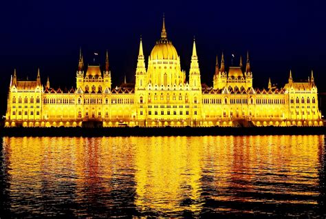 Hungarian Parliament Building At Night Hungarian Parliamen Flickr