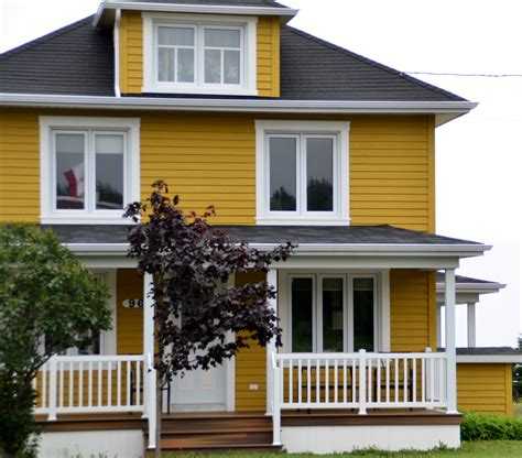 20 Yellow House Trim Color Ideas