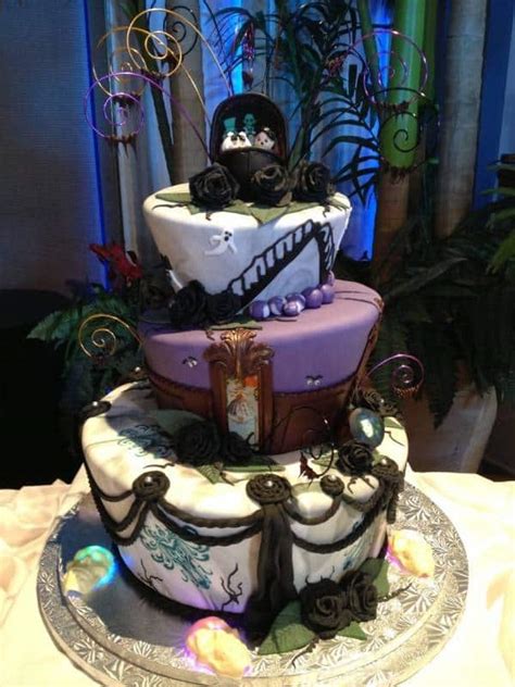 5 Halloween Wedding Cakes That Are More Stunning Than