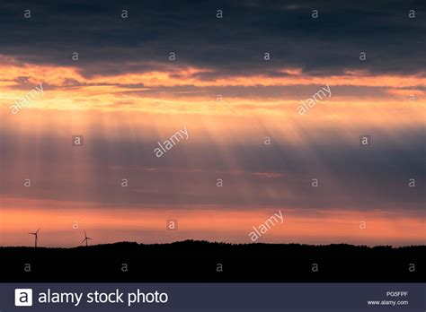 Light Ray Rays Energy Hi Res Stock Photography And Images Alamy