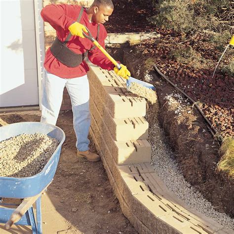 How to Build a Concrete Retaining Wall | The Family Handyman