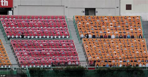 1200 x 795 jpeg 236 кб. South Korea's baseball league opens in front of fake crowd ...