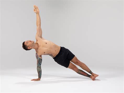 How To Do Side Plank Pose Yoga Tutorial — Alo Moves