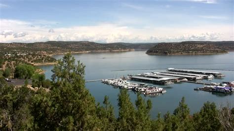 Hd Zoom In On A Jet Ski Coming Into The Marina At Navajo Lake In