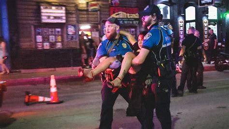 Austin Texas shooting: Up to 14 injured; police searching for suspect