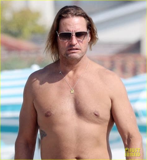 Lost Star Josh Holloway Goes Shirtless At The Beach In La Photo