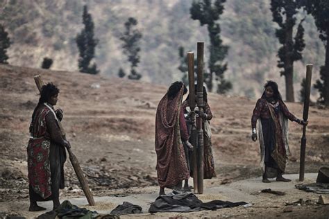 The Last Nomadic Hunters And Gatherers Of The Himalayas Photo Series