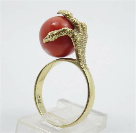 Vintage Solid 18k Gold Dragon Claw With Coral Orb Rin Gem