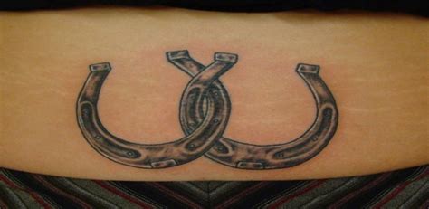 36 Horseshoe Tattoos With Happy And Lucky Meanings Tattoos Win