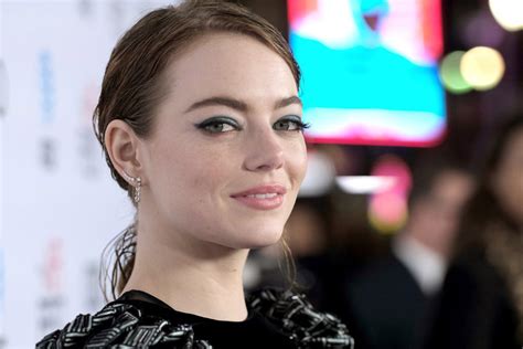 Emma Stone Complicates Things At The La La Land Afi Fest Premiere