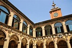 Universidad De Bolonia Antigua - Patio Principal Foto de archivo ...