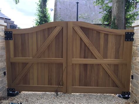 Solid Oak Gates Made To Measure For Your Driveway These Look Great