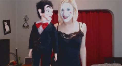 Veronica Chaos La Ventriloqua Che Fa Sesso Con Il Suo Pupazzo