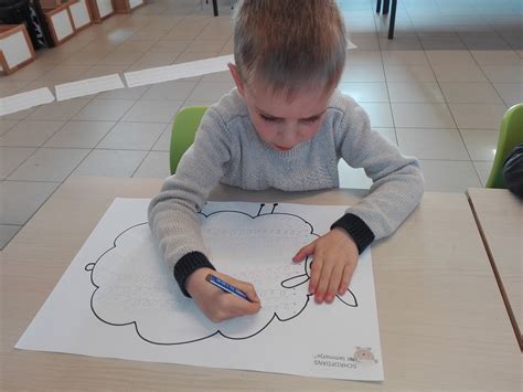 Maar het belangrijkste is toch wel dat je via dit werk makkelijk leert tekenen. De Klinker beweegt, doet,... : Schrijfdans K3 "Er is een lammetje geboren"