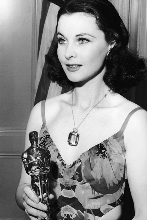 Vivien Leigh At The 1940 Academy Awards With Her Best Actress Oscar For