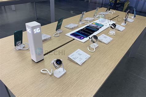 Huawei 36 Experience Store Mobile Phone Table 10 Rechi