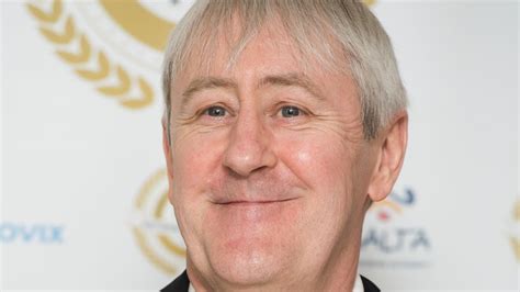 Who Is Nicholas Lyndhurst Where Youve Seen The New ‘frasier Cast Member