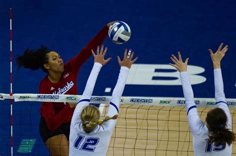 Nu Volleyball Notebook Sweet Off To Great Start Sun Progressing