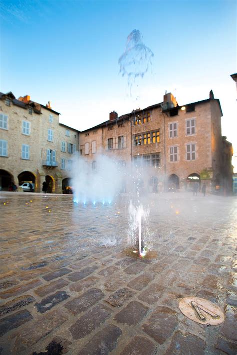 Die billigste ist per bus und zug und kostet 55€. Fontaine de Villefranche de Rouergue (12) : Arrolimousin