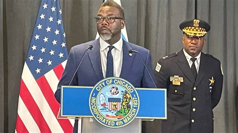 Chicago Police Department Staffing Steady During Johnsons First 100
