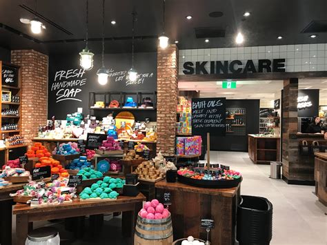 My Local Lush Store Reopened Look How Big And Gorgeous Rlushcosmetics