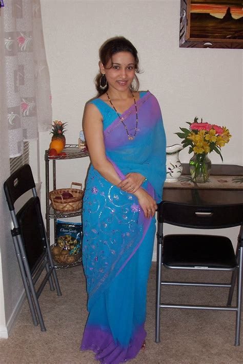 Indian Housewife S And Girls In Saree Pictures Gallery Free Nude