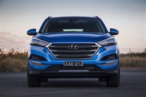 Choose a hyundai tucson 2016 version from the list below to get information about engine specs, horsepower, co2 emissions, fuel consumption, dimensions, tires size, weight and many other facts. HYUNDAI Tucson specs & photos - 2016, 2017, 2018 ...