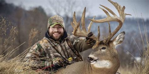 Wisconsin Hunter Bags Massive Buck After Hunting It For 5 Years Outdoor Enthusiast Lifestyle
