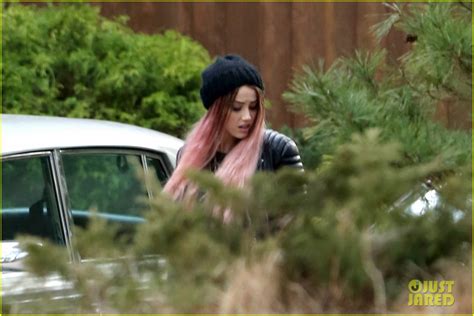 Photo Amber Heard Back To Work After Partying With Gal Pals 06 Photo