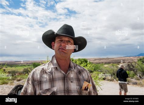 Bunkerville Nevada Usa 26th Apr 2014 Ryan Bundy The Son Of C Bundy Speaks To The Press
