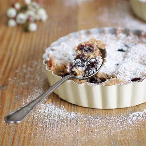 These authentic austrian linzer cookies will be your favorite christmas cookies ever! Linzer Tartlettes. Traditional Austrian Linzer Tartlettes #sweets #desserts #recipes | Dessert ...