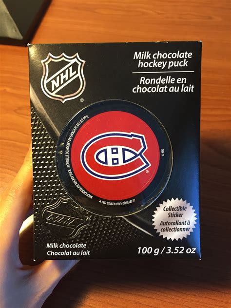 Laura Secords Milk Chocolate Hockey Puck ローラ・セコールのミルクチョコレート ホッケーパック