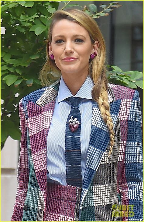 Blake Lively And Anna Kendrick Look So Stylish Promoting A Simple Favor
