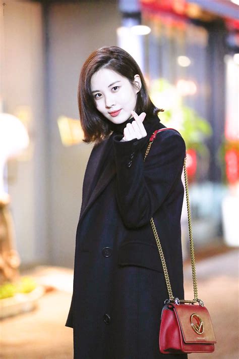 The story centers on thieves who strike against people in high power who try to control korea. Seohyun - 171105 "Bad Thief Good Thief" Wrap-up Party ...
