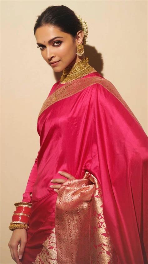 Deepika Padukone Looks So Fuckable In Saree R Deepikapadukonefap
