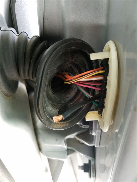 I need a color wire diagram for connecting oil pressure sending unit plug to harness the old wires are burnt and cant tell the wires apart. 2002 Jeep Grand Cherokee Door Wiring Harness Diagram