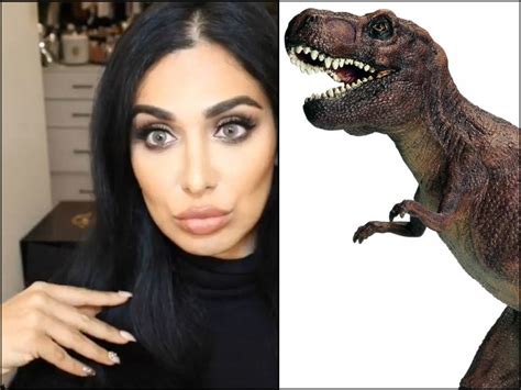 T Rex Hands Are The New Selfie Craze