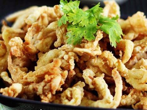 Keripik cakar ayam adalah keripik yang terbuat dari kaki ayam yang digoreng dengan menggunakan tepung yang telah dibumbui. Cara Membuat Keripik Jamur Tiram Crispy, Gurih dan Bergizi