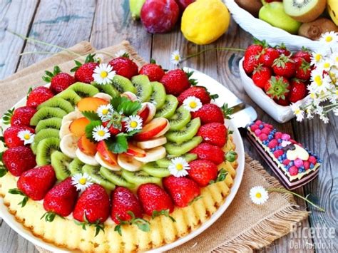 Crostata morbida e soffice con marmellata….come salvare la colazione in appena 10 minuti di preparazione! Crostata morbida alla frutta con crema pasticcera