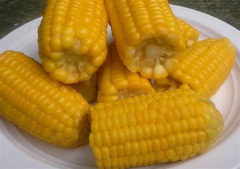 Kamu bisa membuatnya sendiri di rumah. Resep Jagung rebus oleh Rina Widodo - Cookpad